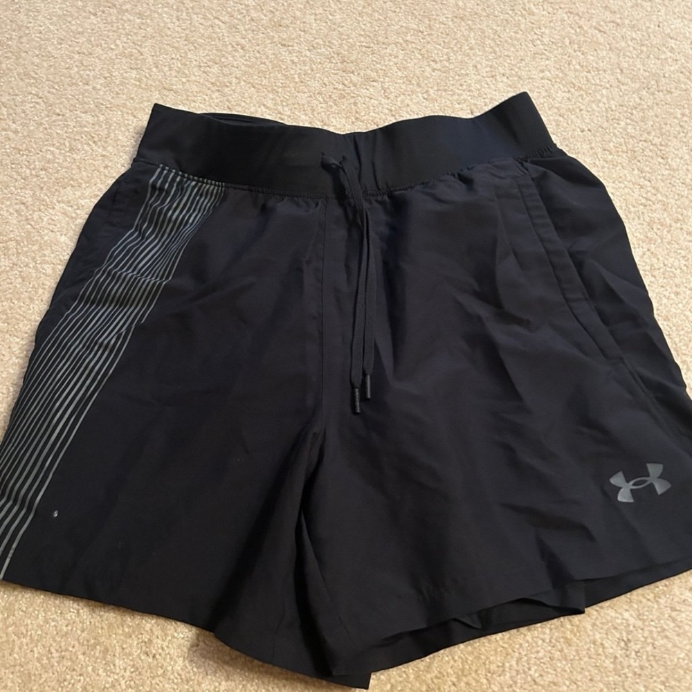 Under Armour Black Athletic Shorts Moisture-Wicking Performance